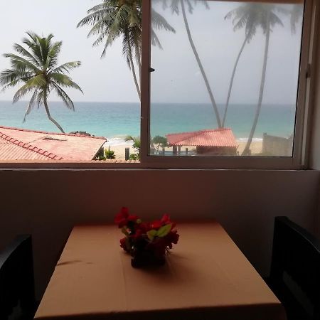 Rainbow Beach Resort Амбалангода Экстерьер фото