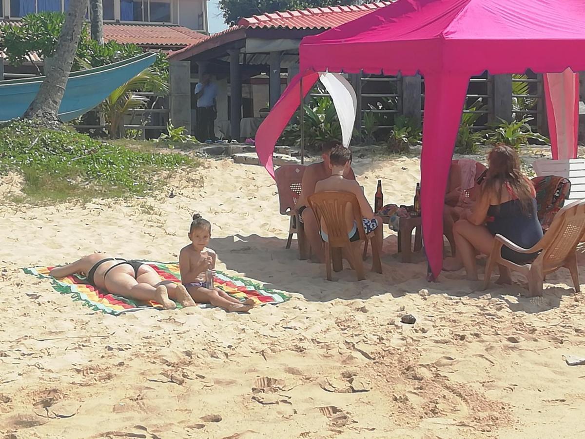 Rainbow Beach Resort Амбалангода Экстерьер фото
